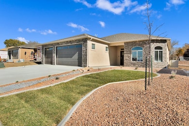 690 Arran Way unit B, Grand Junction, CO 81504 - photo 2