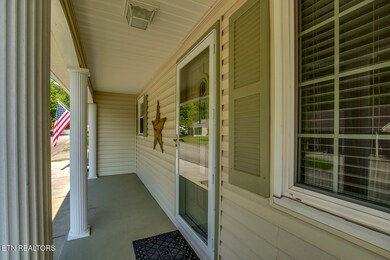 04_ERaceStreet_611_FrontEntry