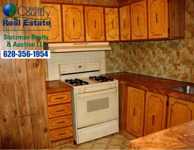 201 S Lincoln St, Hugoton, KS 67951 - photo 6