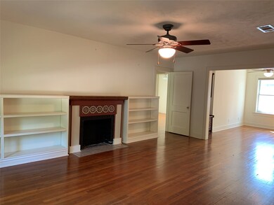 2406 Elmen St unit 2, Houston, TX 77019 - photo 2