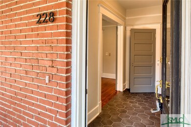 228 W 38th St, Savannah, GA 31401 - photo 5