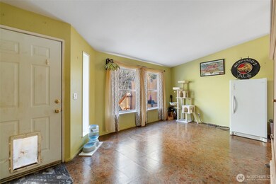 821 Tipsoo Loop S unit A, Rainier, WA 98576 - photo 6