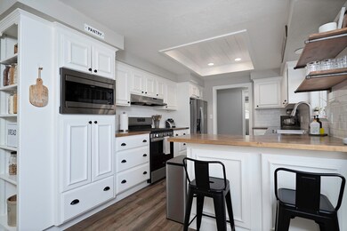 1011 Hermosa Dr, Central Point, OR 97502 - photo 6