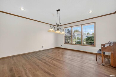 2919 E 44th Ct, Davenport, IA 52807 - photo 5