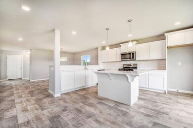 3-STG135-i2280-Kitchen1