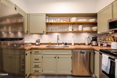2806 Suncrest Road-4