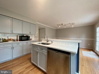 21804 Stonington Square, Sterling, VA 20164 - photo 5