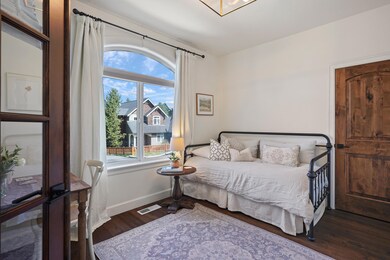 19373 SW Laurelhurst Way, Bend, OR