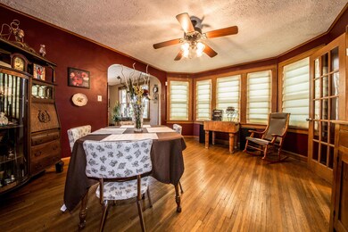 6 Dining Room