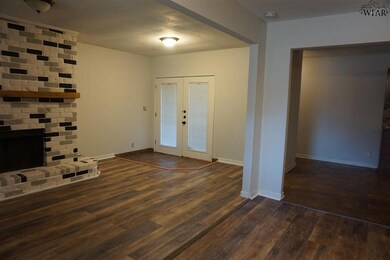 1300 Montgomery St, Wichita Falls, TX 76302 - photo 2