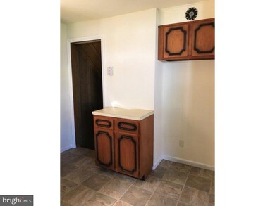 3329 Fairfield St, Reading, PA 19605 - photo 5