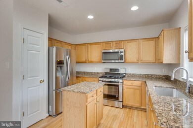 43448 Jubilee St, Chantilly, VA 20152 - photo 7