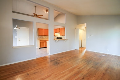 1948 Navarone Dr, Naperville, IL 60565 - photo 2