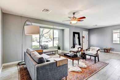 929 E Cavalier Dr Phoenix AZ-large-004-2