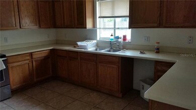 8202 W Crenshaw St, Tampa, FL 33615 - photo 5