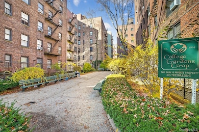 College Gardens Co-op unit 3F, Bronx, NY 10467 - photo 2
