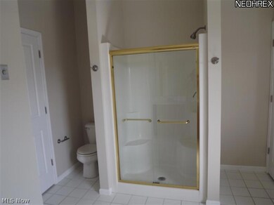 27014 Valeside Ln, Olmsted Falls, OH 44138 - photo 6