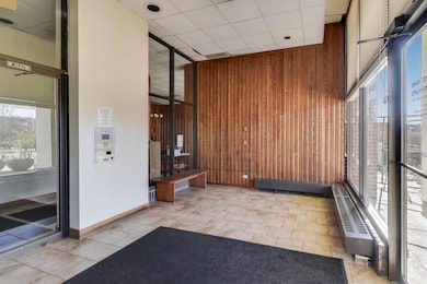 unlisted-address, Lombard, IL 60148 - photo 6