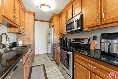 612 S Barrington Ave unit 317, Los Angeles, CA 90049 - photo 7