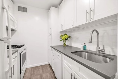 27 E. 65th St. unit 6E, New York, NY 10065 - photo 6