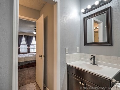 2032 E Reno St, Broken Arrow, OK 74012 - photo 6