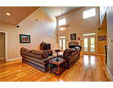 Den/Family/Great Room. 19  ceilings, wood floors a