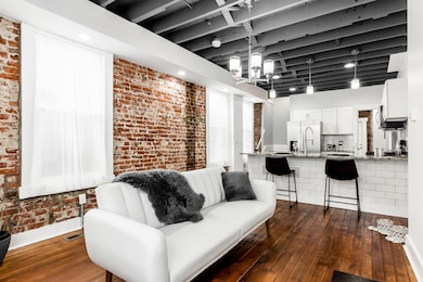 020_ St Columbus OH 43205 USA