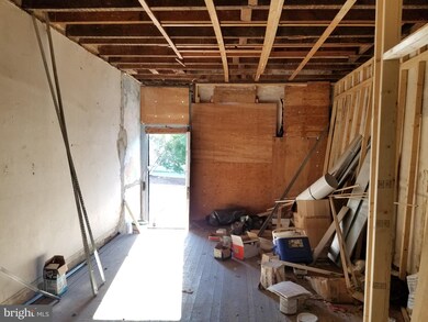 2102 N Fulton Ave, Baltimore, MD 21217 - photo 5