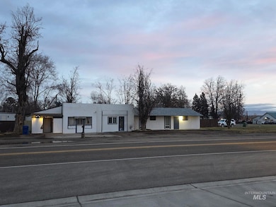 321 Southeast Ave, New Plymouth, ID 83655 - photo 2