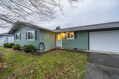 1573 Valley View Dr, Medford, OR 97504 - photo 5