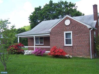 1342 Manatawny Dr, Pottstown, PA 19464 - photo 4