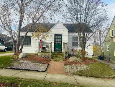 616 Elizabeth St, Petoskey, MI 49770 - photo 2