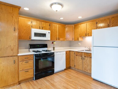 44 Andover Down unit U285, Nashua, NH 03063 - photo 2