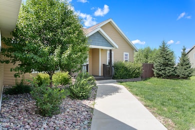 5481 Sweet Clover Ln, Williston, ND 58801 - photo 3