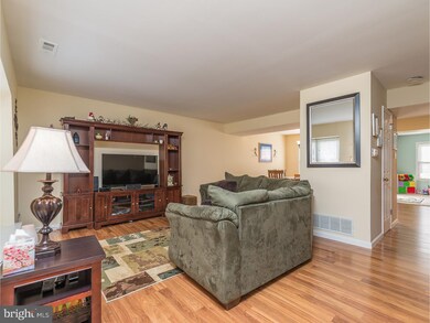 114 Downing Ct, Mount Laurel, NJ 08054 - photo 3