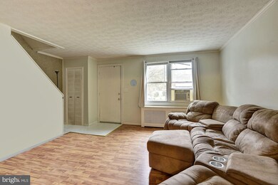 8627 Willow Oak Rd, Parkville, MD 21234 - photo 3