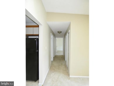 12 Holly Ct, Trenton, NJ 08619 - photo 6