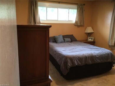 Bedroom ( 1) 11.3x 13.6 with newer carpet 2015 . R