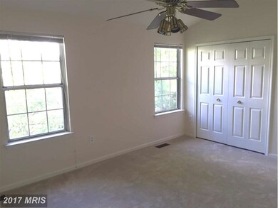 247 Finchingfield Ct, Sterling, VA 20165 - photo 4
