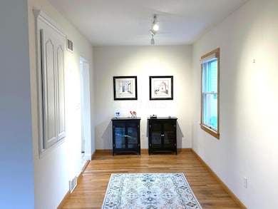 2443 Shrewsbury Rd, Columbus, OH 43221 - photo 4