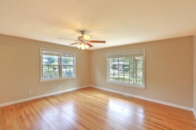 1222 Byron Road master bedroom
