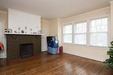 328 Hull Ct, Waukegan, IL 60085 - photo 3