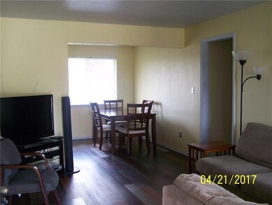 Living to Dining area