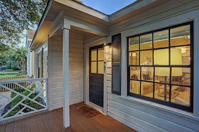 807 Arlington St, Houston, TX 77007 - photo 3