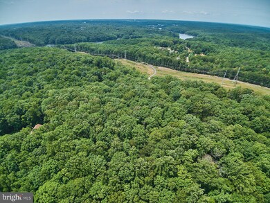 9027 Swift Creek Rd, Fairfax Station, VA 22039 - photo 2