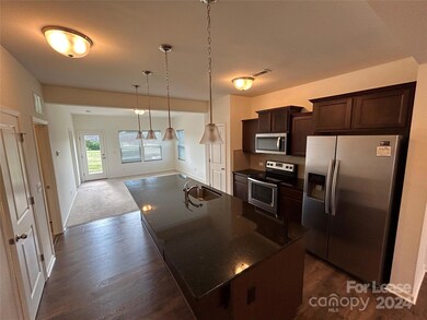 108 Davenport Dr unit D, Statesville, NC 28677 - photo 4