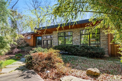 14 Tall Tree Ct, Cold Spring Harbor, NY 11724 - photo 2