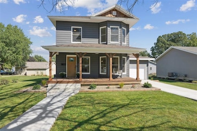 215 W Buchanan St, Winterset, IA 50273 - photo 4