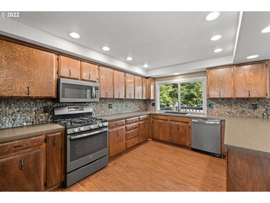 9670 SW Robbins Dr, Beaverton, OR 97008 - photo 5