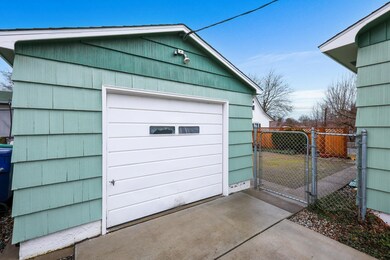 1608 N Locust Rd, Spokane Valley, WA 99206 - photo 3